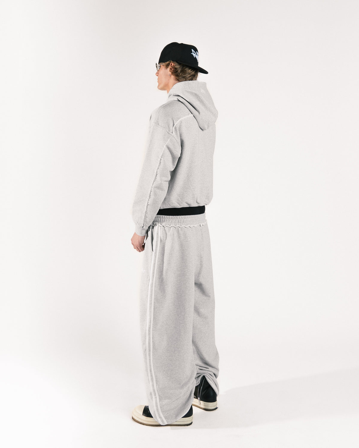 2 STRIPE JOGGERS - GREY
