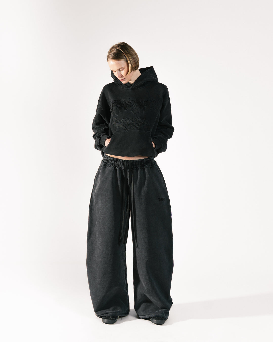 CONTRAST HOODIE