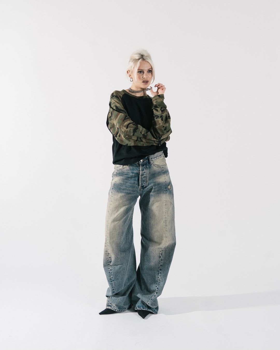 CONSTRUCTION DENIM