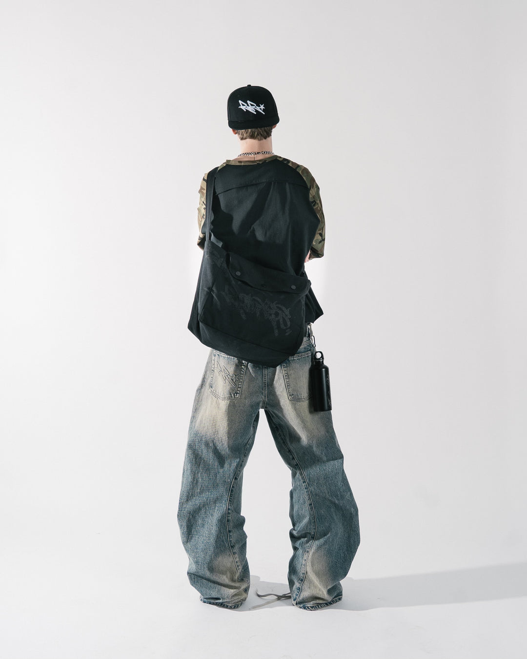SLING BAG